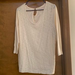 Merona cream 3/4 sleeve top with lace on front